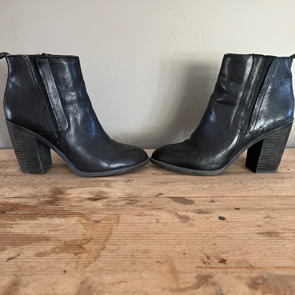 Lucky Brand Black Leather Boots | size 8 - Picture 2 of 8